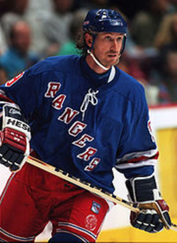Oilers Trade Wayne Gretzky