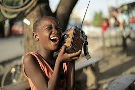 EDUCACIÓN A DISTANCIA EN ÁFRICA