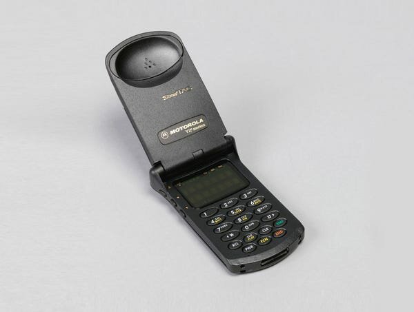 Introduction of the flip phone