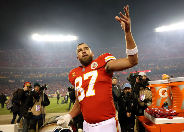 Pat Mahomes Delivers a dime to Travis Kelce for the win