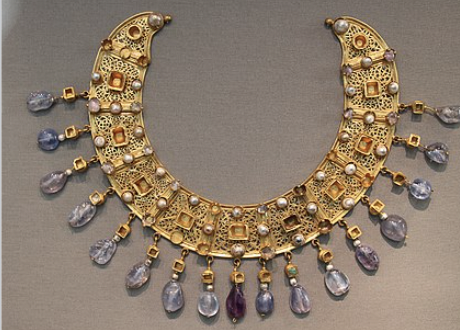 Collar con esmeralda y zafiro