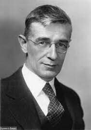 Dr. Vannevar Bush (1890-1974),