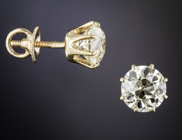 Aretes solitarios de diamantes