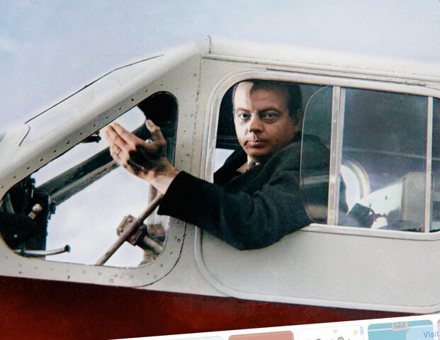 JUILLET 1912 Saint-Exupéry passe son baptême de l'air sur