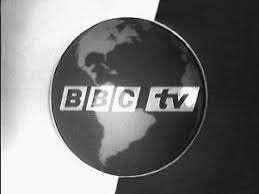 La BBC y la CBS efectúan las primeras emisiones públicas de televisión.