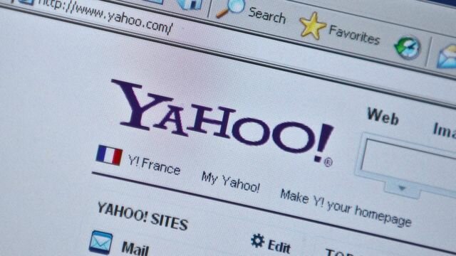 Aparecen los buscadores de Internet AltaVista y Yahoo!