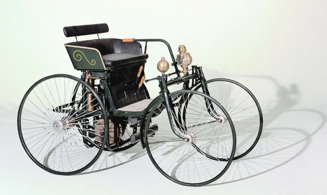 AUTOMOVIL MOVIDO POR GASOLINA