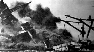 Japón bombardea Shangai