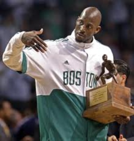 Kevin Garnett Defensive wins player of the year award
