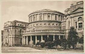 William Butler Yeats attends the Metropolitan School of Art
