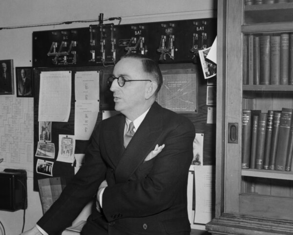 Se acuñe el termino Biología Molecular