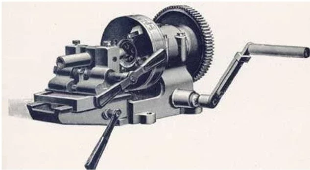 Torno con transmisión por correa