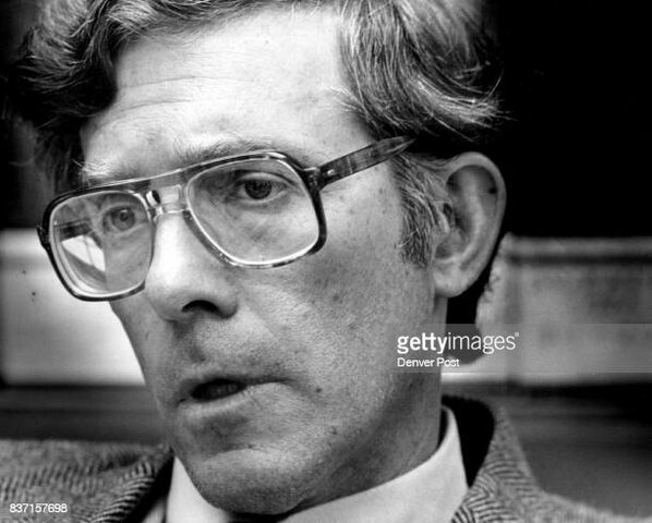 Primer ratón transgénico