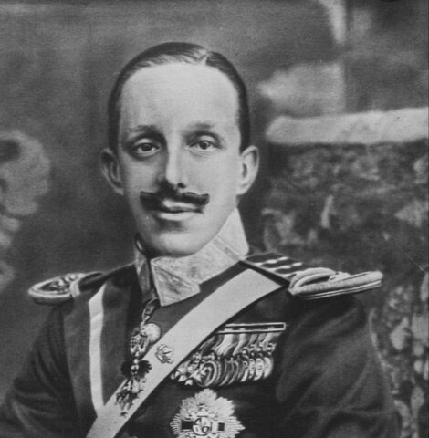 ASENSO AL TRONO ALFONSO XIII