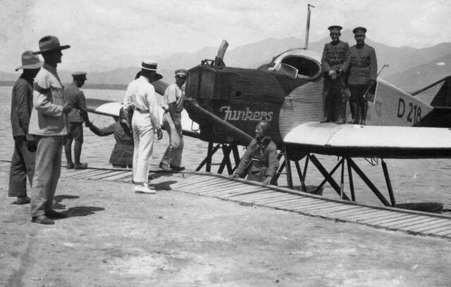 PRIMER EXPEDICIÓN POSTAL AÉREA