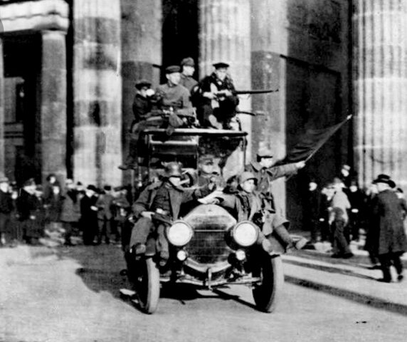 REVOLUCIÓN DE NOVIEMBRE