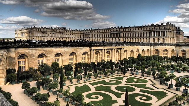 Palace of Versailles built