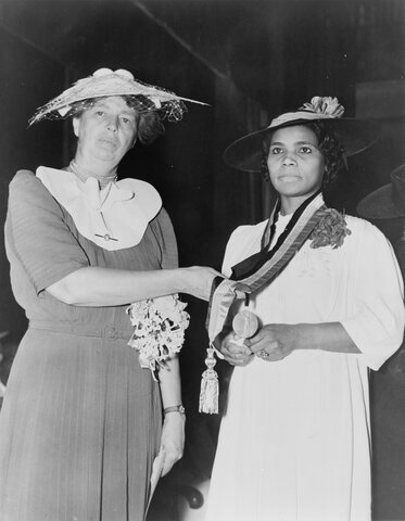 Springman medal to Marian Anderson