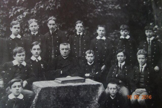 Saint-Exupéry entre au college