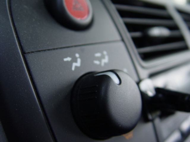 First air conditioning system added to automobiles