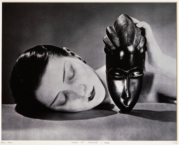 Noire et blanche par Man Ray