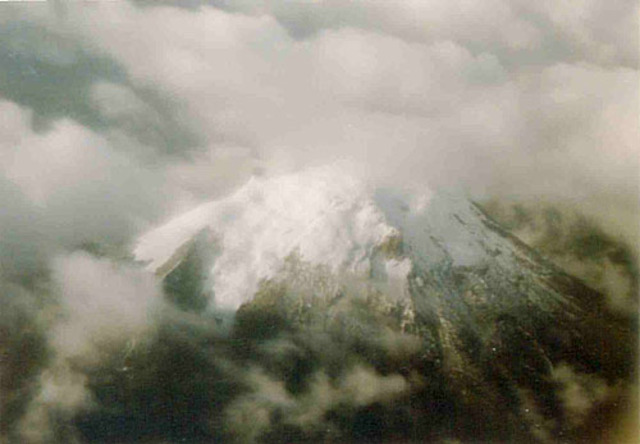 Nevado del Ruiz  Erupts