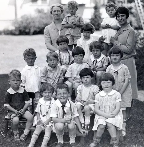 McMillian Sisters ( Margaret and Rachel)