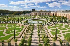 Palace of Versailles built