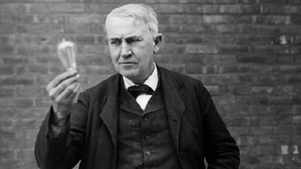 Thomas Alva Edison -Primera bombilla