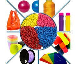 Plásticos o polímeros.