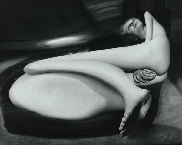 Nu déformé par André Kertesz