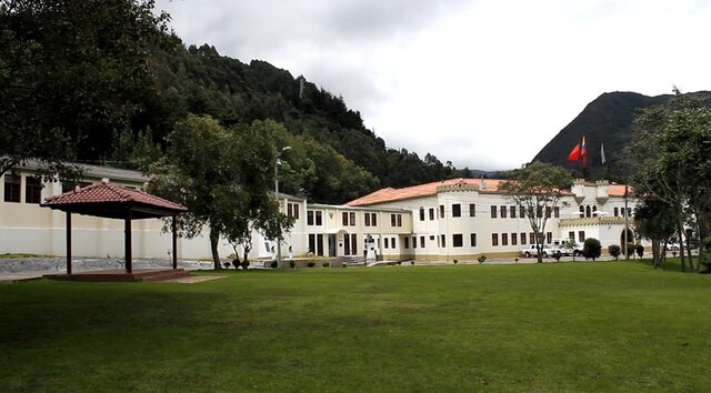 ESCUELA DE LOGISTICA