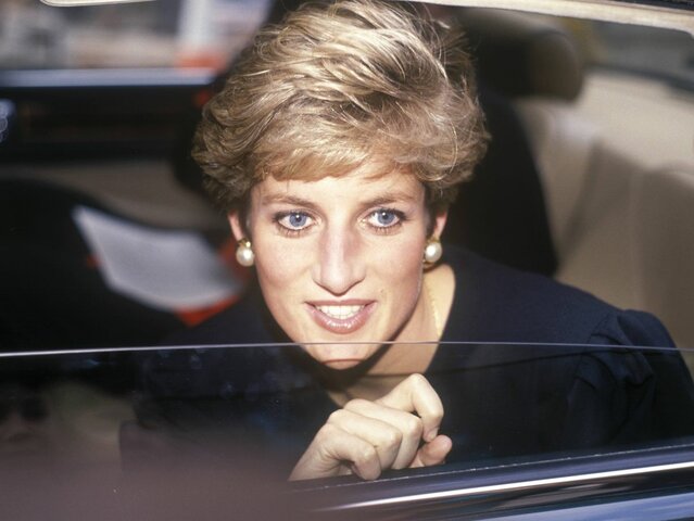 Princess Diana stirbt