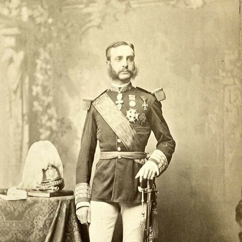 Alfonso XII entra en España