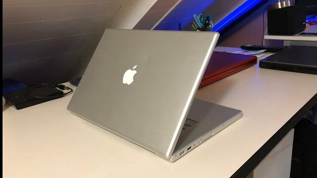 2006, MacBook Pro