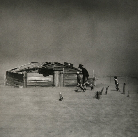 Un fermier et ses fils face à une tempête par Arthur Rothstein