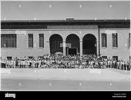 Contra tiempos del funcionamiento de la Primera Escula de TS