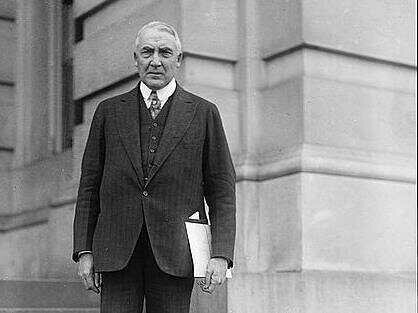 Warren Harding is elected president