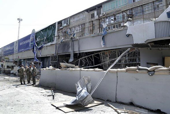Atentado contra un banco cercano a la embajada de EEUU en Kabul