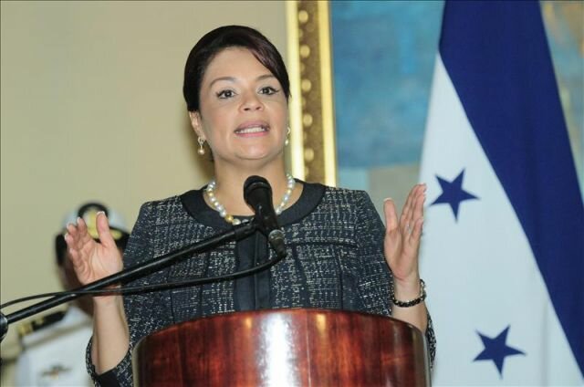 Vicepresidenta de Guatemala renuncia luego de escándalo