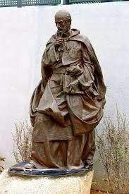 Se muda a Paris y empieza la universidad