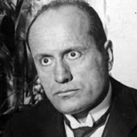 (Itàlia) Aparició de Mussolini