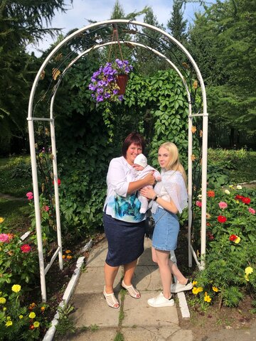 Стала крестной матерью