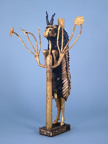 Bélier dans un buisson