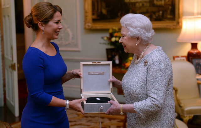 Queen Elizabeth is honored with an award