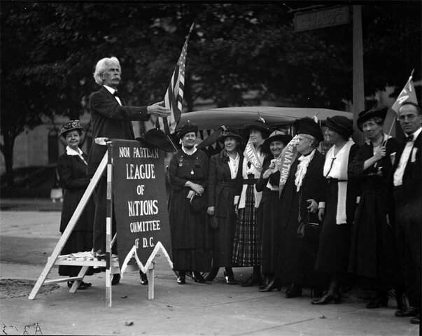 US rejects League of Nations membership