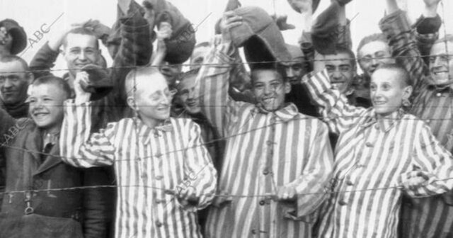 Obertura dels primers camps de concentració a Dachau