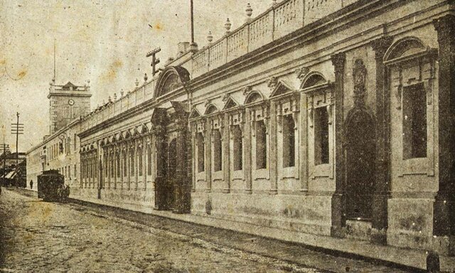 La Universidad abre sus puertas por primera vez