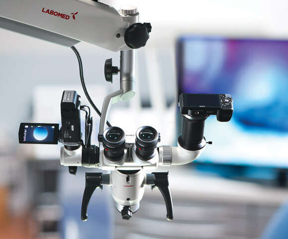 Microscopio operativo dental