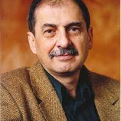 Timeline: Autor: Josep Maria Benet i Jornet,va ser un dels dramaturgs més reconeguts del país i se'l considera un dels principals renovadors del teatre català del segle XX. Gènere: Realisme històric. Obra:  Una vella, coneguda olor 1962.